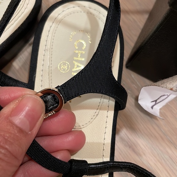 BNIB Auth. CHANEL Rhinestone Encrusted thing sandal size 37 or 7 - Picture 9 of 11